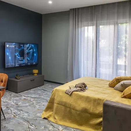 Gold Luxury Flat X4 * Σορέντο