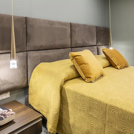 Gold Luxury Flat X4