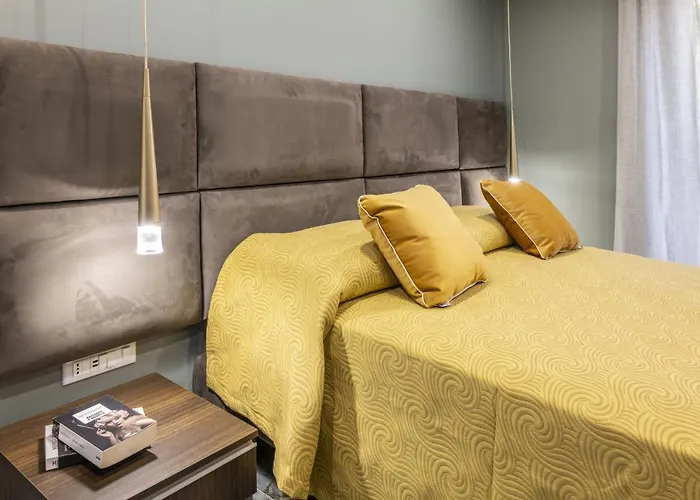 Gold Luxury Flat X4